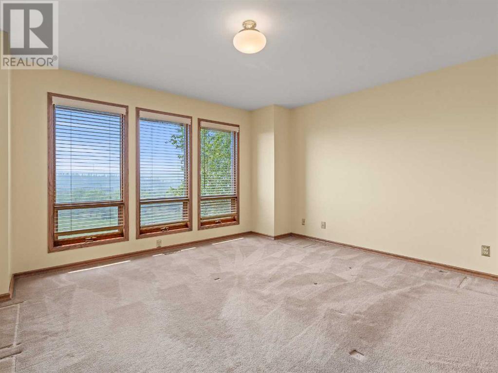 Single Family House for Sale in  Woodhaven Crescent SW Woodbine Calgary 