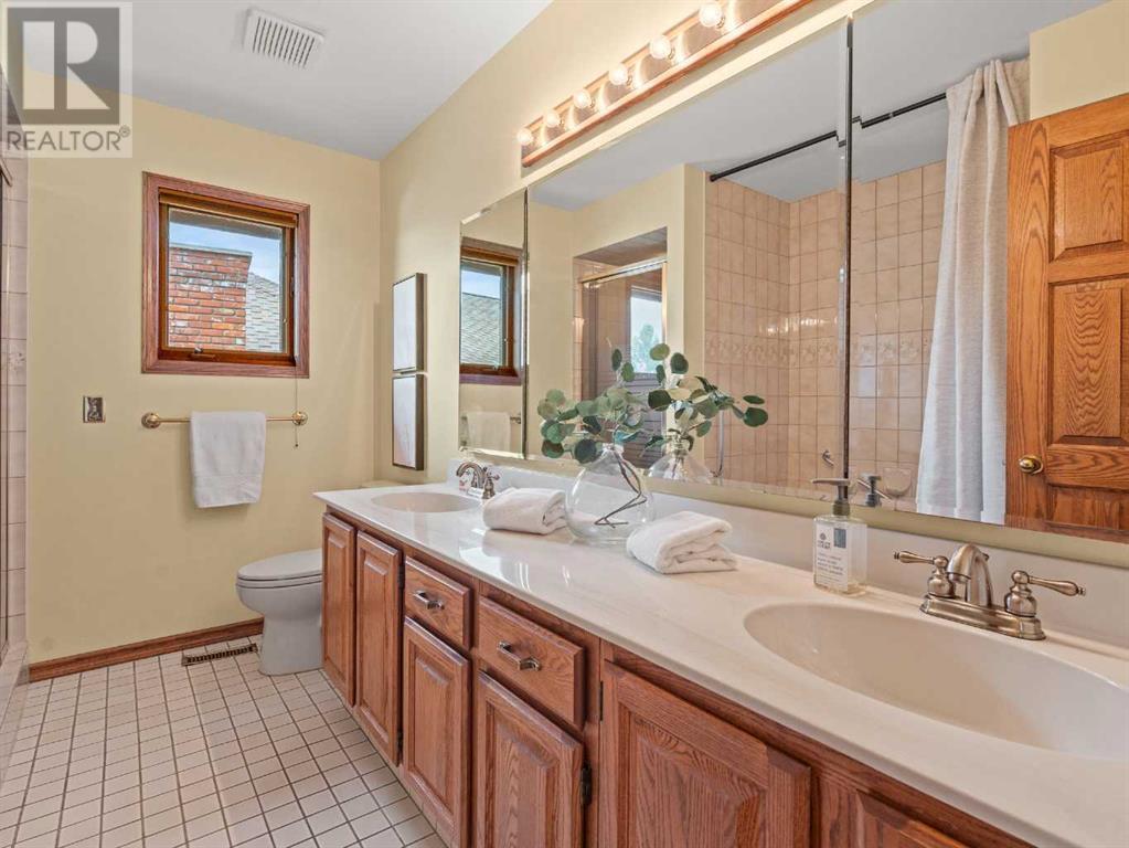 Single Family House for Sale in  Woodhaven Crescent SW Woodbine Calgary 