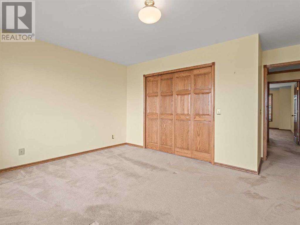 Single Family House for Sale in  Woodhaven Crescent SW Woodbine Calgary 