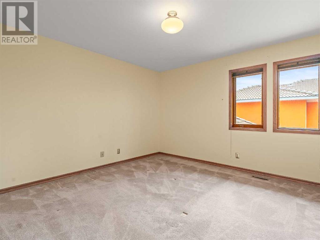 Single Family House for Sale in  Woodhaven Crescent SW Woodbine Calgary 