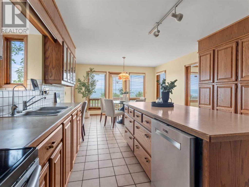 Single Family House for Sale in  Woodhaven Crescent SW Woodbine Calgary 
