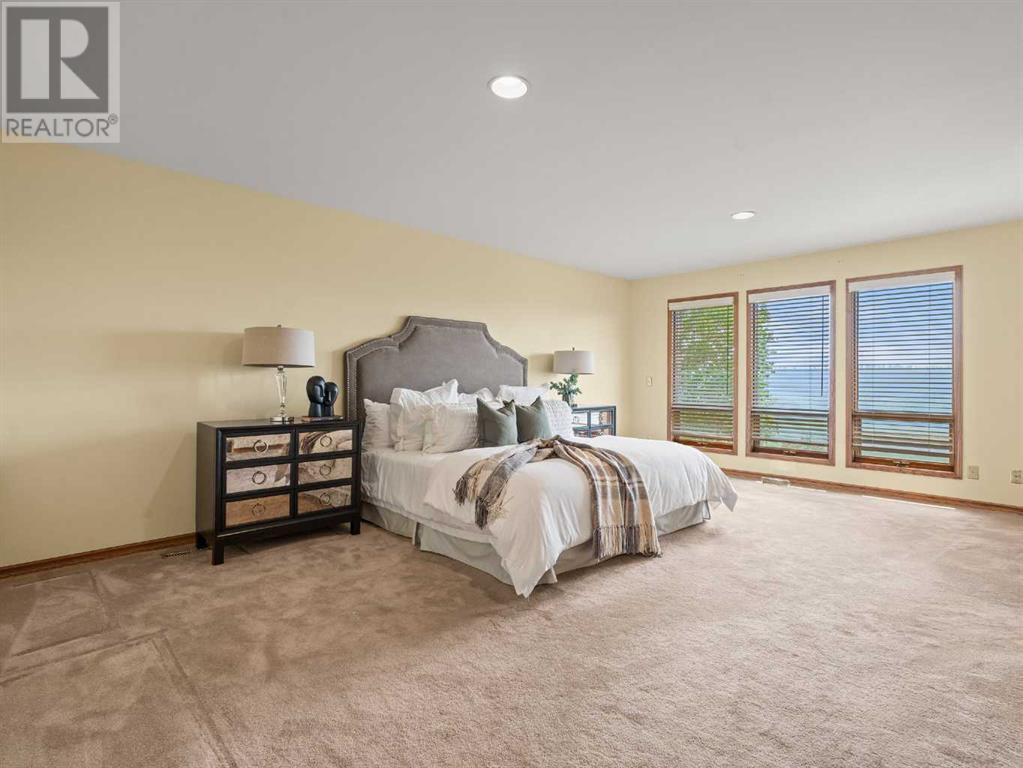 Single Family House for Sale in  Woodhaven Crescent SW Woodbine Calgary 