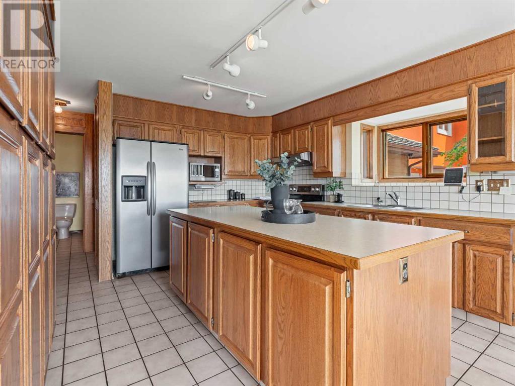 Single Family House for Sale in  Woodhaven Crescent SW Woodbine Calgary 