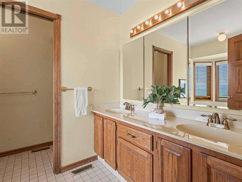 Single Family House for Sale in  Woodhaven Crescent SW Woodbine Calgary 