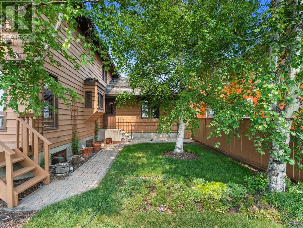 Single Family House for Sale in  Woodhaven Crescent SW Woodbine Calgary 