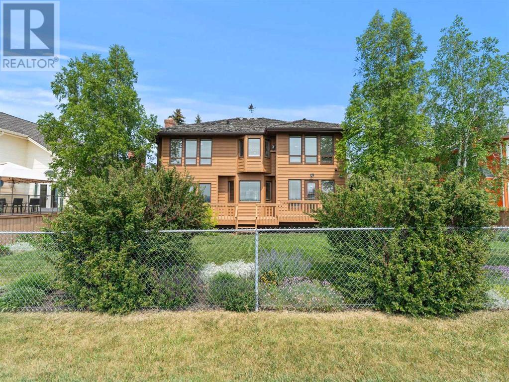 Single Family House for Sale in  Woodhaven Crescent SW Woodbine Calgary 