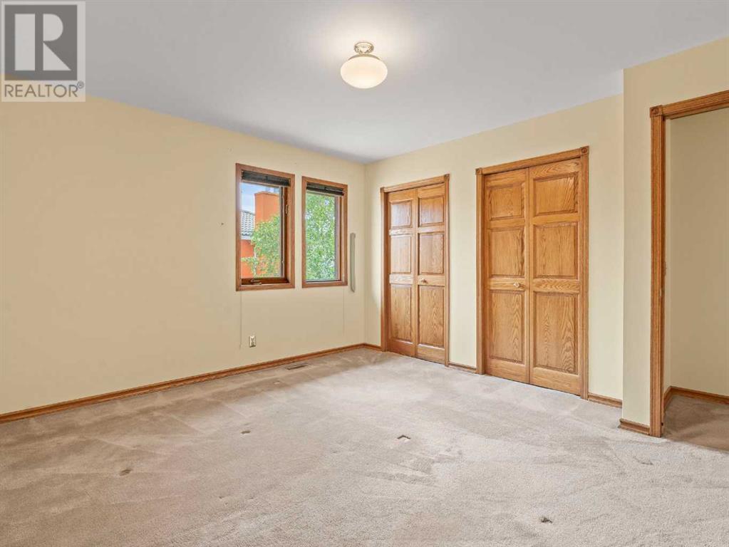 Single Family House for Sale in  Woodhaven Crescent SW Woodbine Calgary 