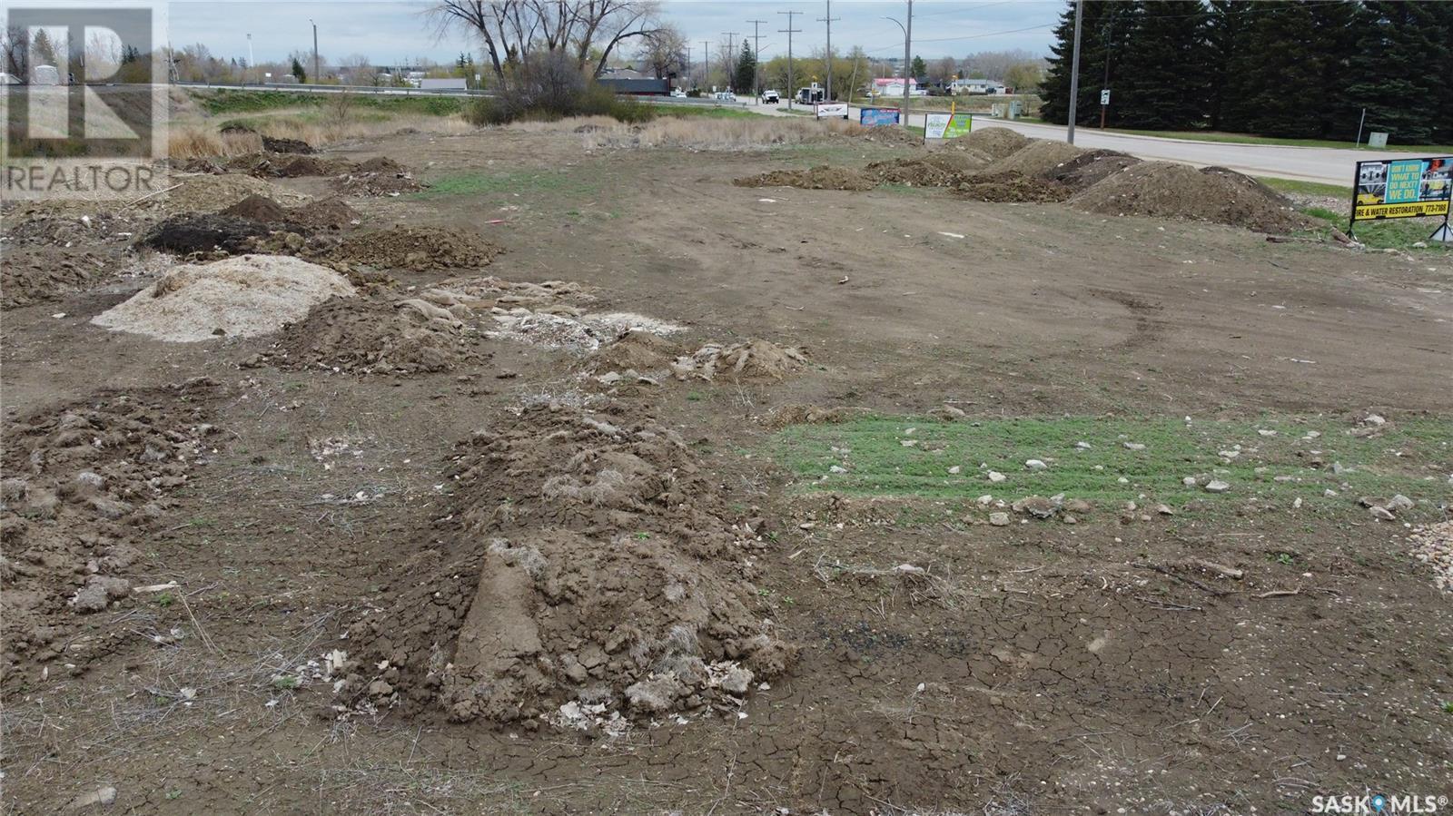 Photo 1 of 925 South Railway Street E, Swift Current SK