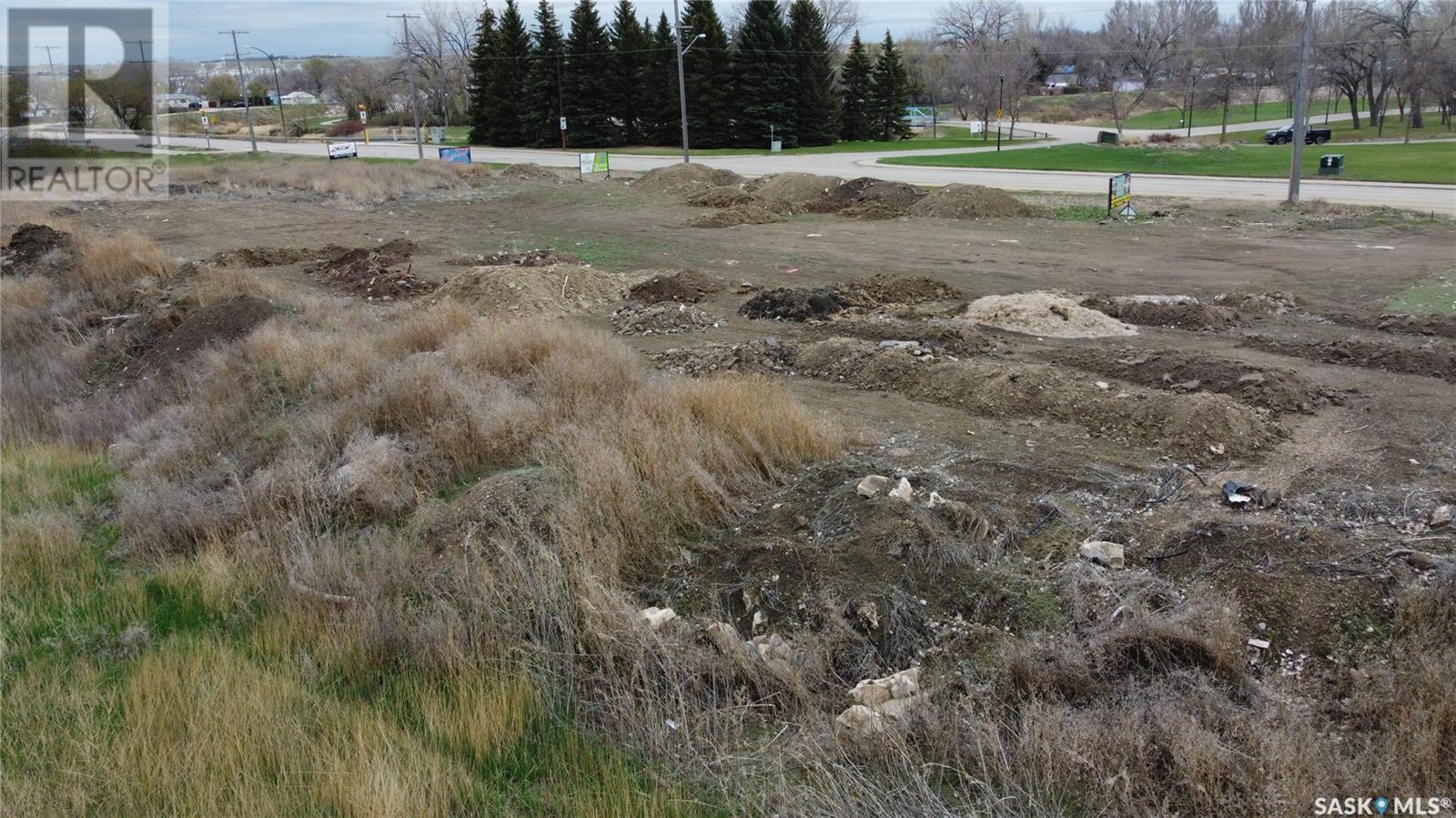 Photo 10 of 925 South Railway Street E, Swift Current SK