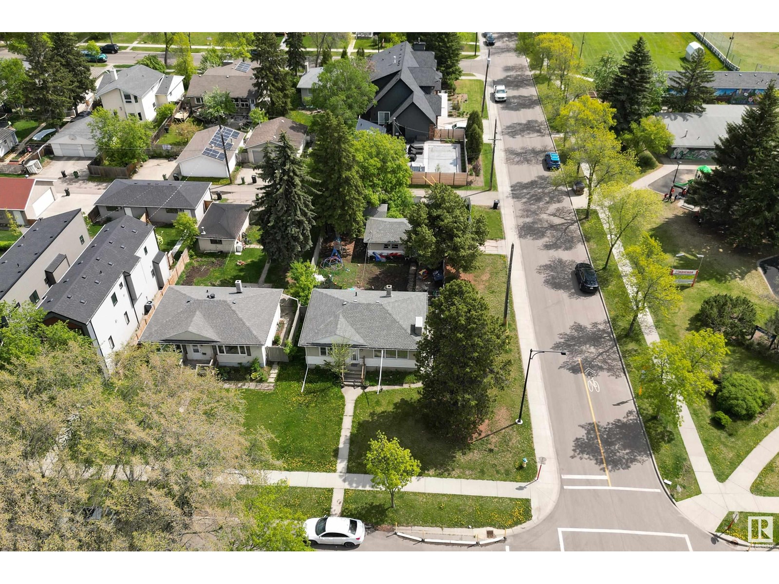 Photo 6 of 10403 10407 144 St Nw, Edmonton AB