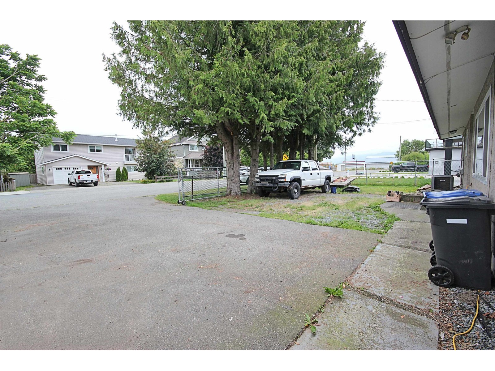 34740 3RD AVENUE, Abbotsford real estate listing R2937812