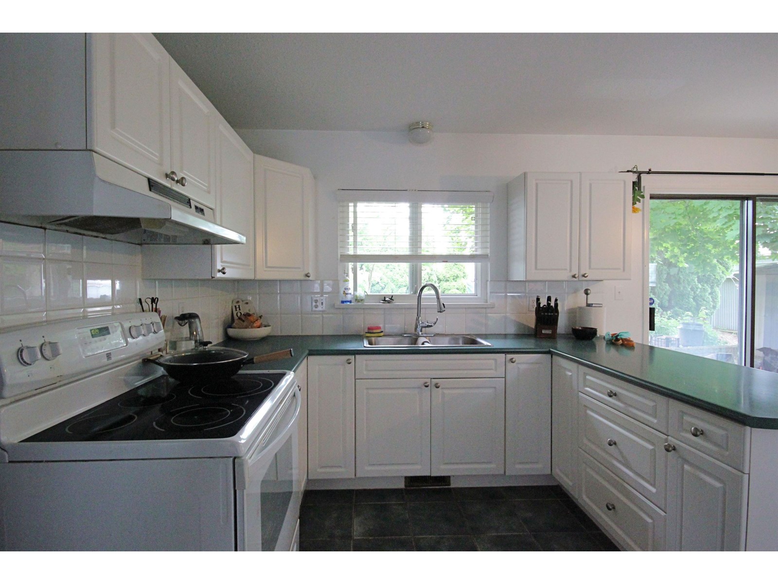 34740 3RD AVENUE, Abbotsford real estate listing R2937812