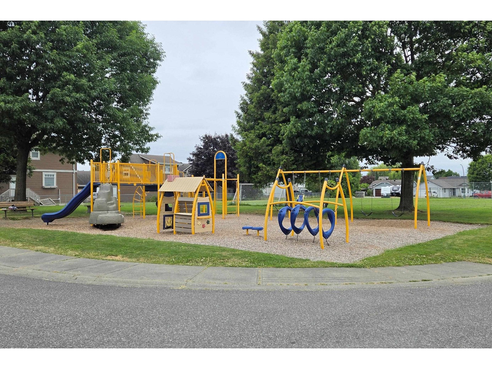 34740 3RD AVENUE, Abbotsford real estate listing R2937812