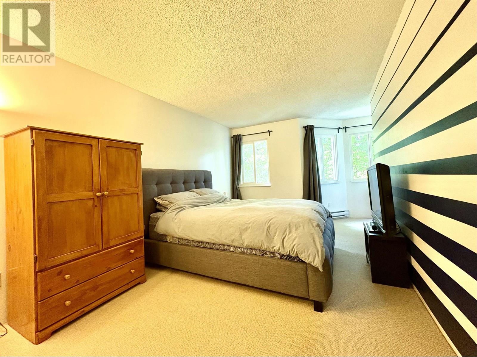 Photo 15 of 312 9880 Manchester Drive, Burnaby BC