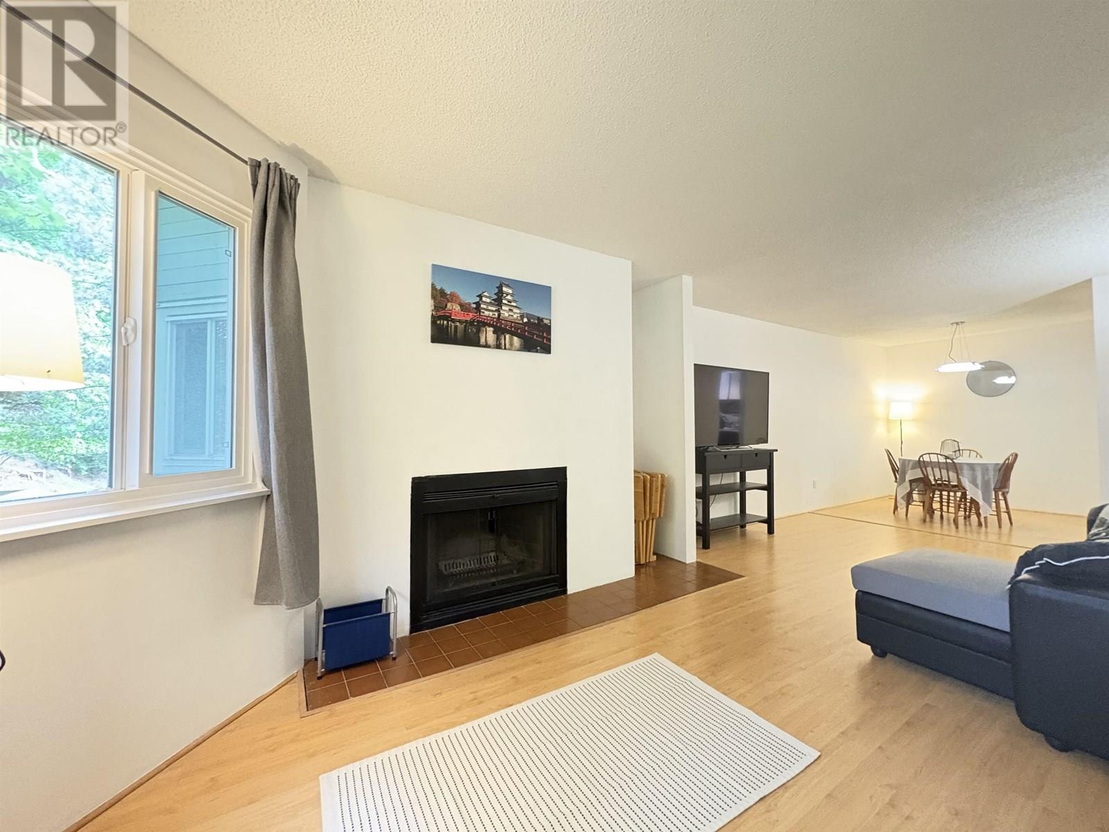 Photo 7 of 312 9880 Manchester Drive, Burnaby BC