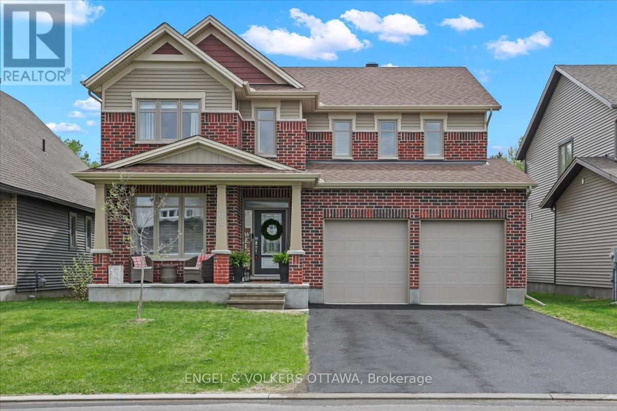 Gorgeous single family home on a 50'119' lot