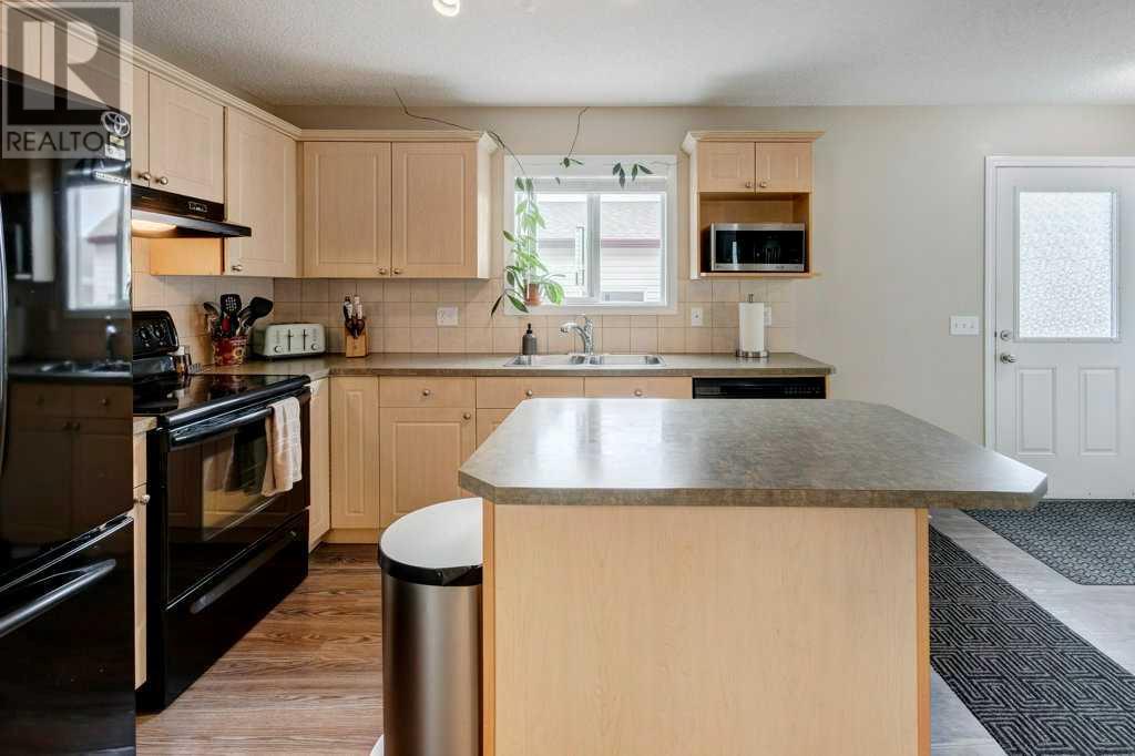 Single Family House for Sale in  Everglen Manor SW Evergreen Calgary 