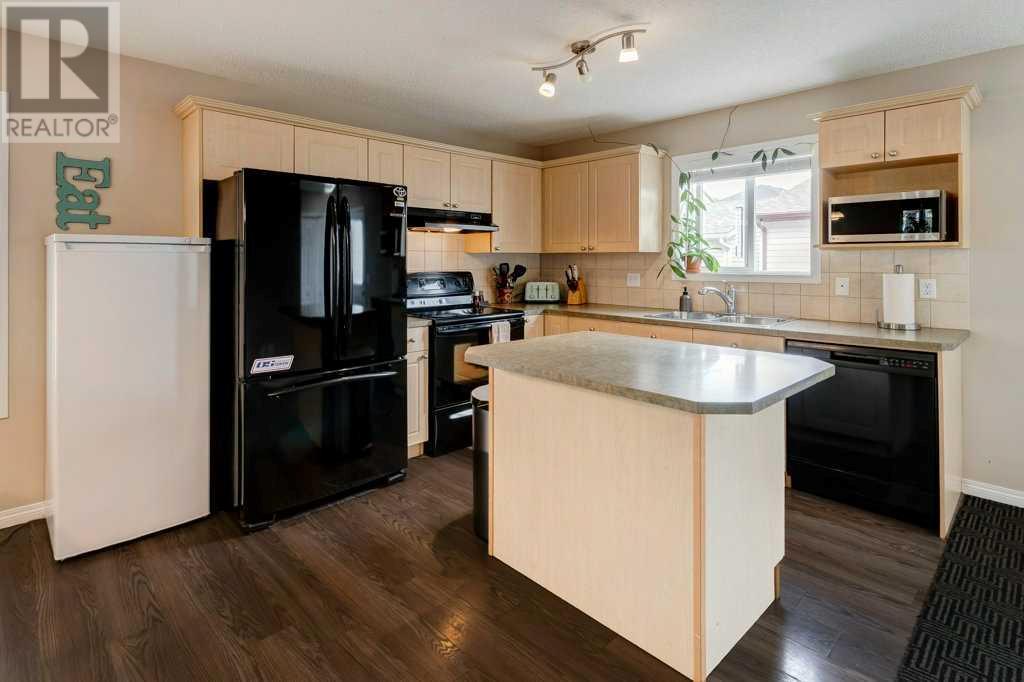 Single Family House for Sale in  Everglen Manor SW Evergreen Calgary 