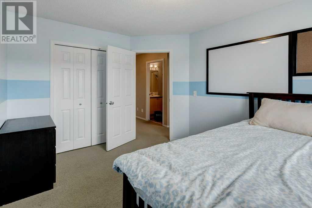 Single Family House for Sale in  Everglen Manor SW Evergreen Calgary 
