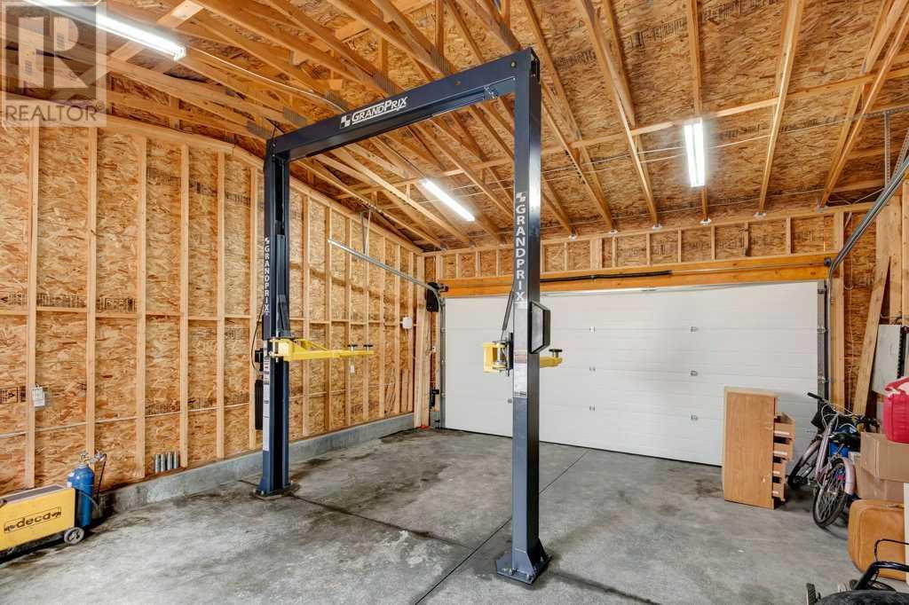 Single Family House for Sale in  Everglen Manor SW Evergreen Calgary 