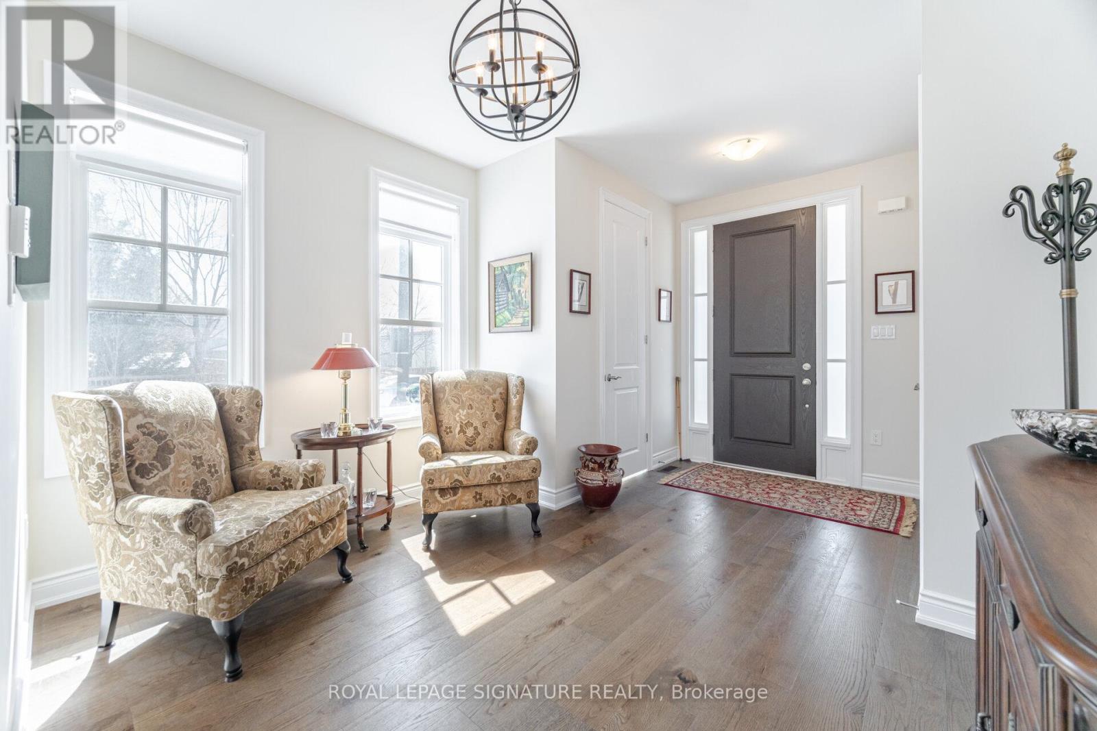 Photo 7 of 47 Windsor Circle, Niagaraonthelake ON