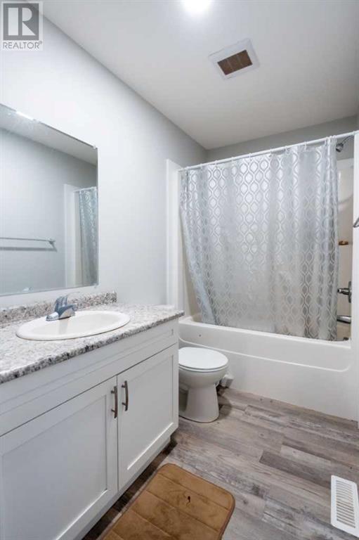 Photo 16 of D 11201 95 Street, Clairmont AB