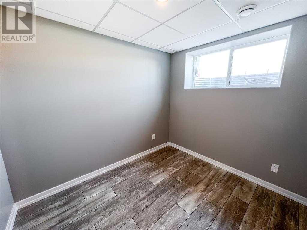 Photo 19 of D 11201 95 Street, Clairmont AB