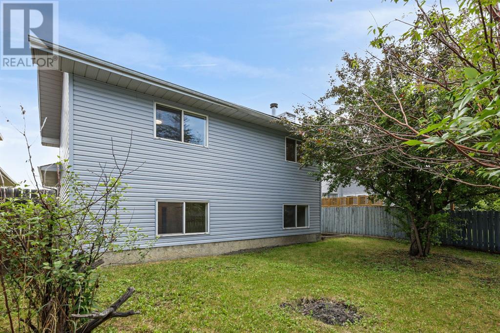 Single Family House 4 Level for Sale in   Street SE Riverbend Calgary 