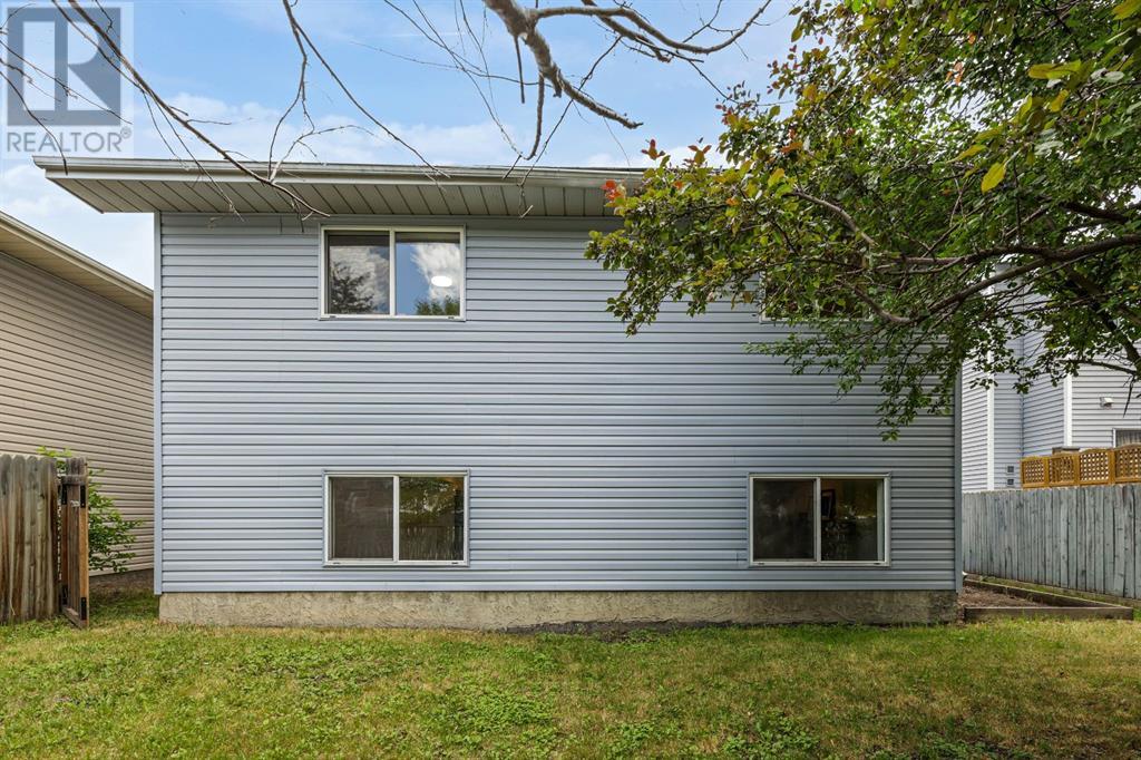 Single Family House 4 Level for Sale in   Street SE Riverbend Calgary 