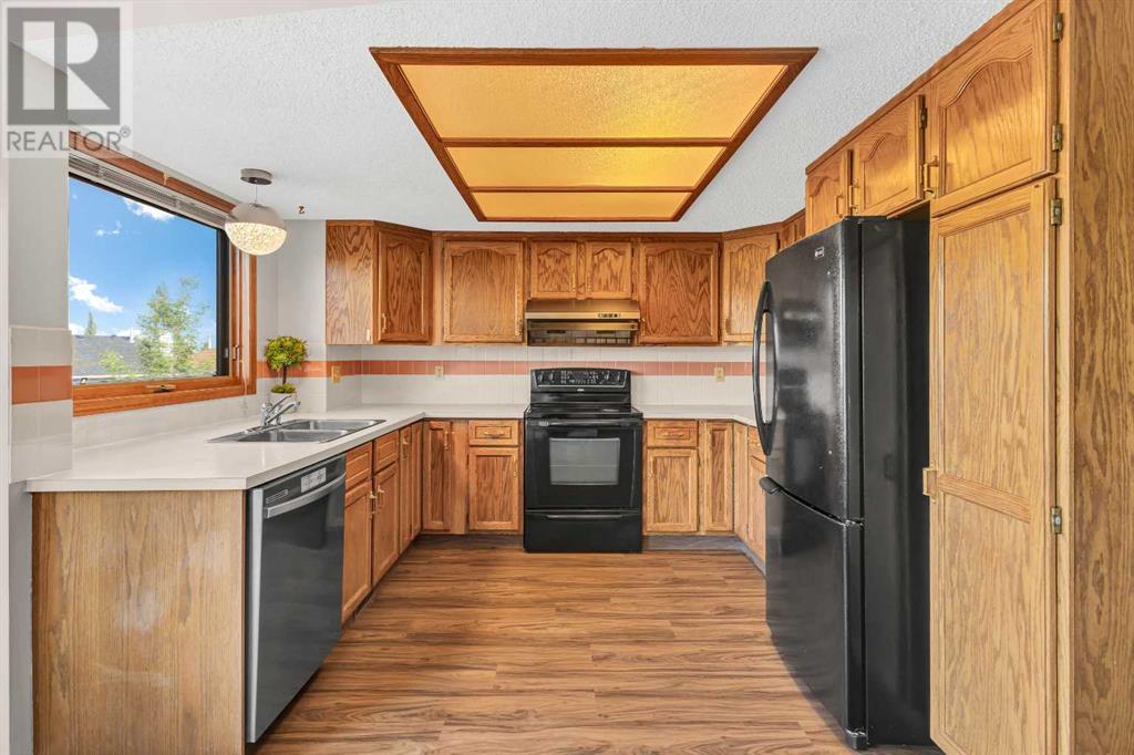 Single Family House for Sale in  Shannon Terrace SW Shawnessy Calgary 