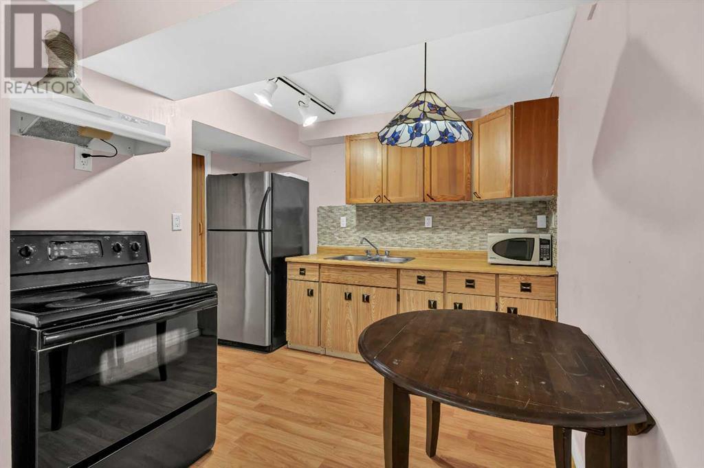 Single Family House for Sale in  Shannon Terrace SW Shawnessy Calgary 