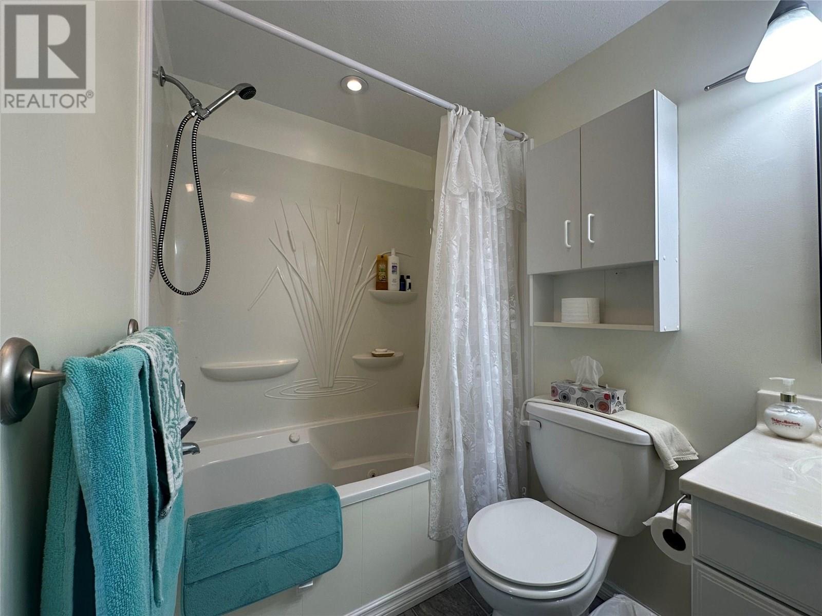 5702 Jackpine Lane, Osoyoos