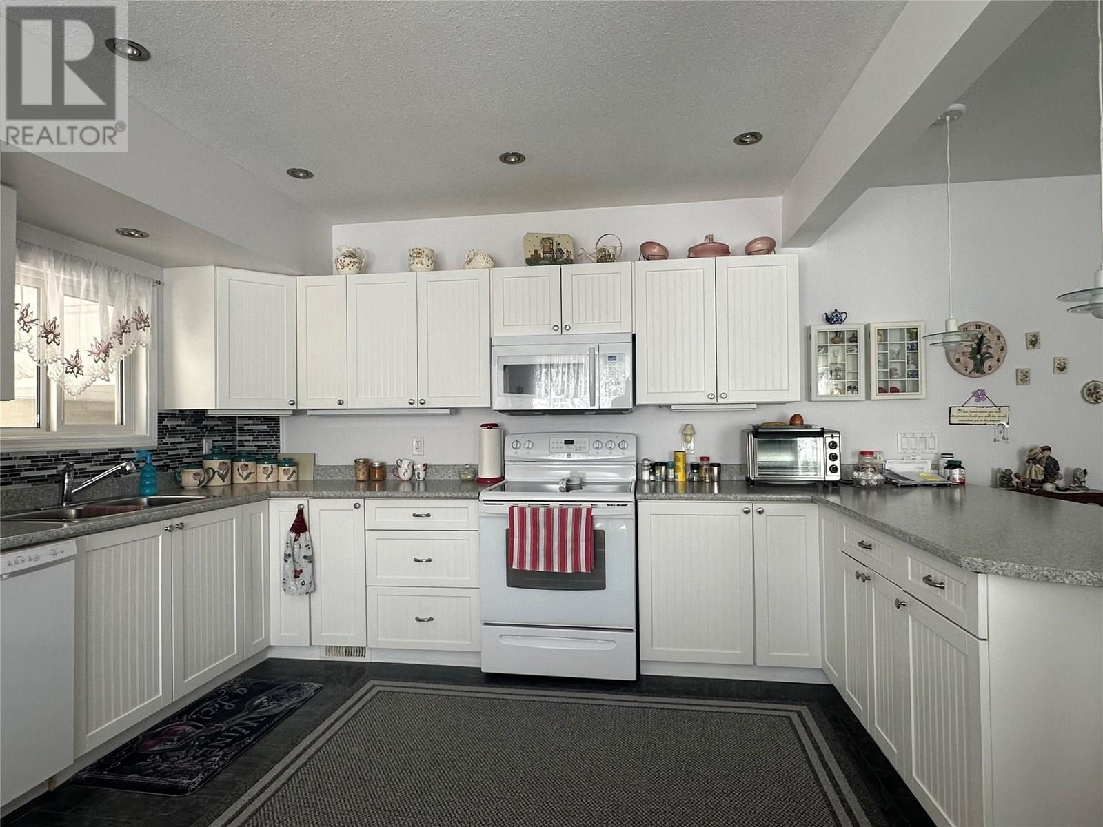 5702 Jackpine Lane, Osoyoos