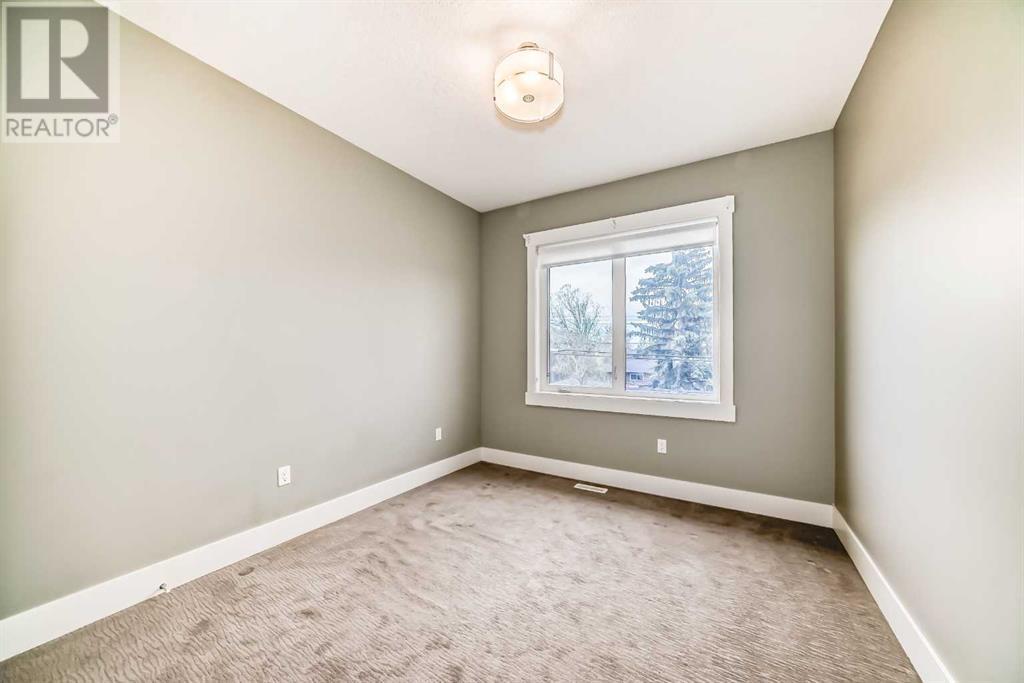 Single Family House for Sale in   Avenue SW North Glenmore Park Calgary 