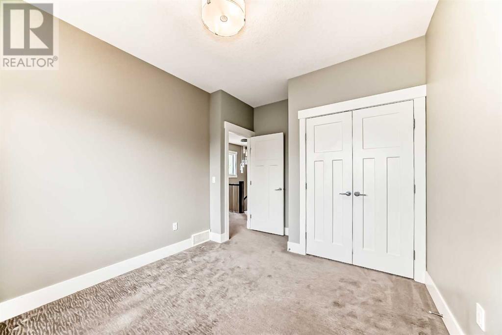 Single Family House for Sale in   Avenue SW North Glenmore Park Calgary 