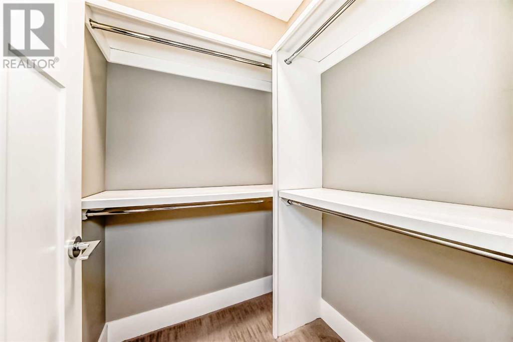 Single Family House for Sale in   Avenue SW North Glenmore Park Calgary 