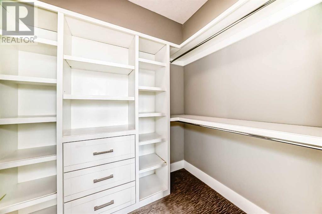 Single Family House for Sale in   Avenue SW North Glenmore Park Calgary 