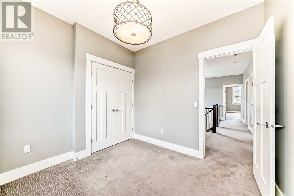 Single Family House for Sale in   Avenue SW North Glenmore Park Calgary 