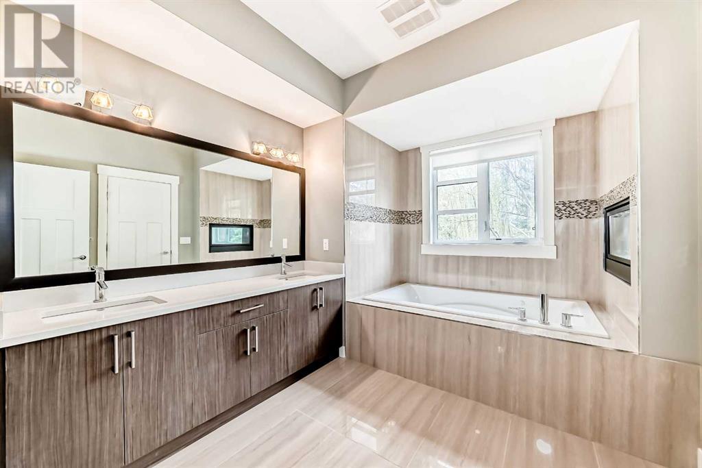 Single Family House for Sale in   Avenue SW North Glenmore Park Calgary 