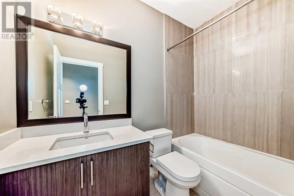 Single Family House for Sale in   Avenue SW North Glenmore Park Calgary 