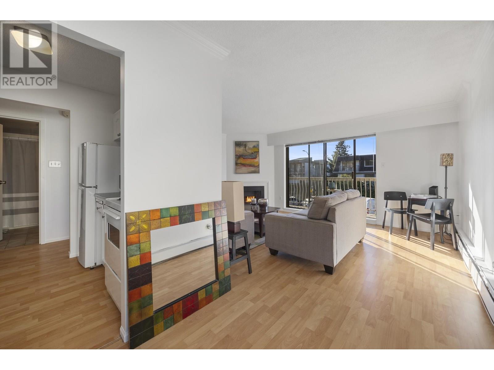 102 264 W 2ND STREET, North Vancouver real estate listing R2960341