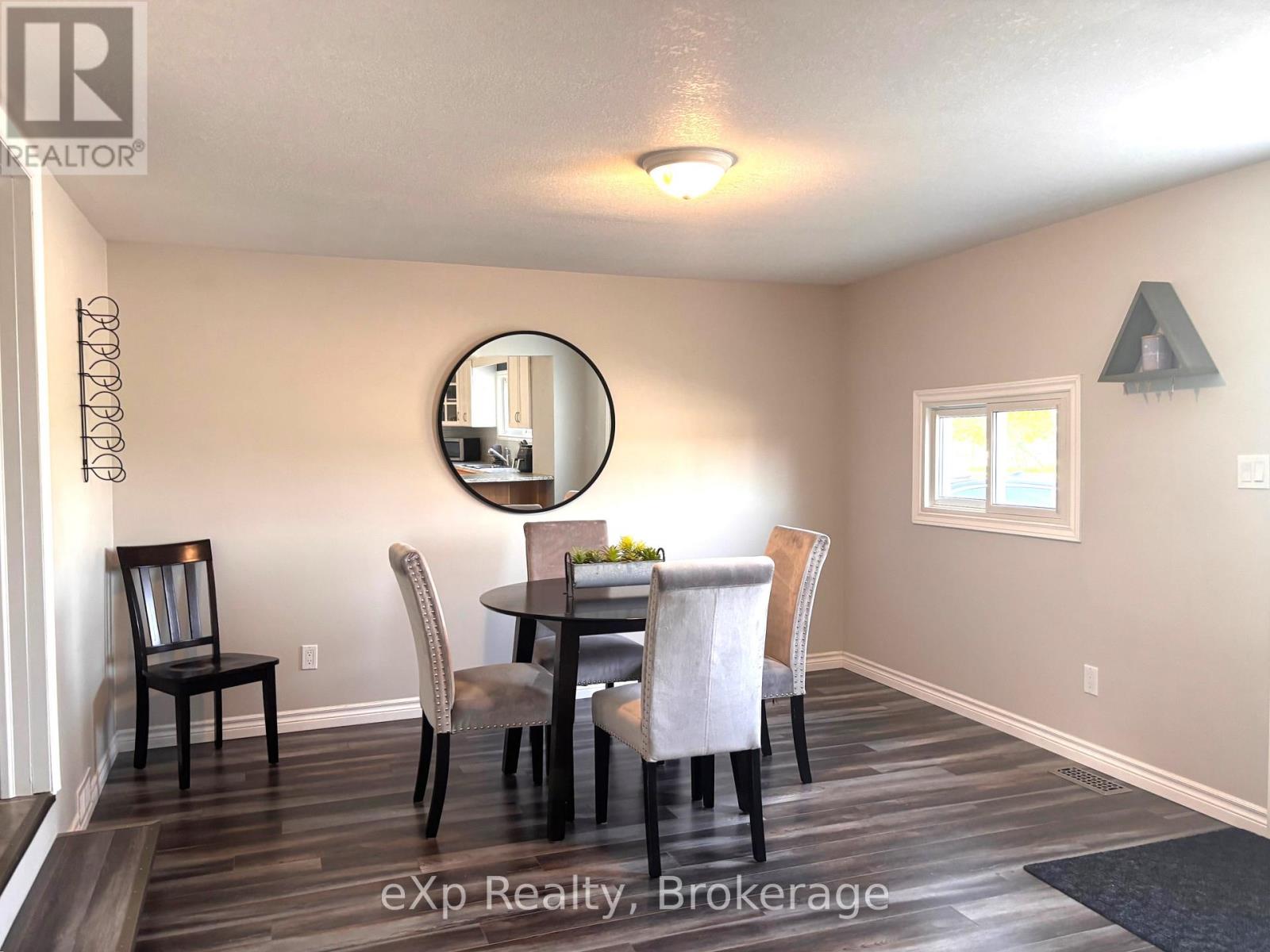Photo 17 of 254 16th Street, Hanover ON
