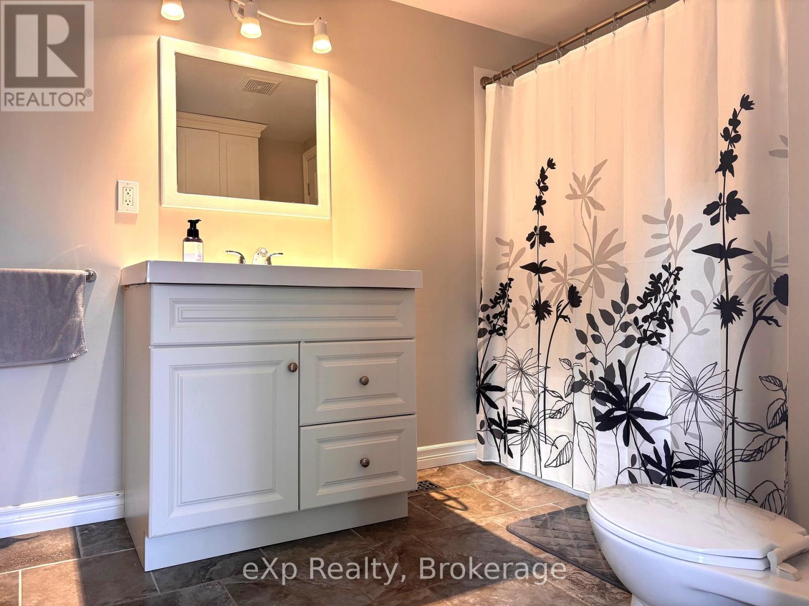 Photo 25 of 254 16th Street, Hanover ON