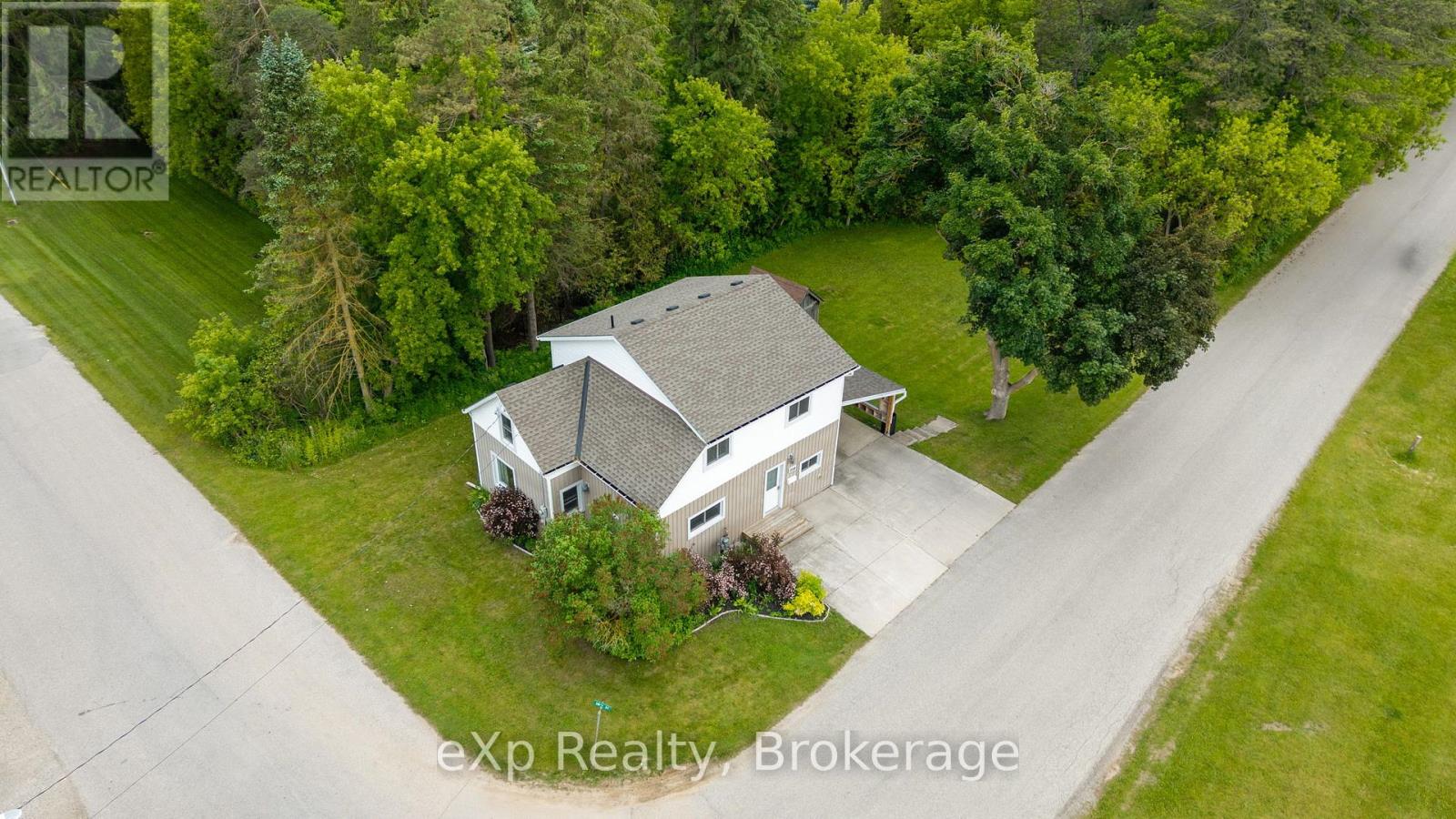 Photo 1 of 254 16th Street, Hanover ON