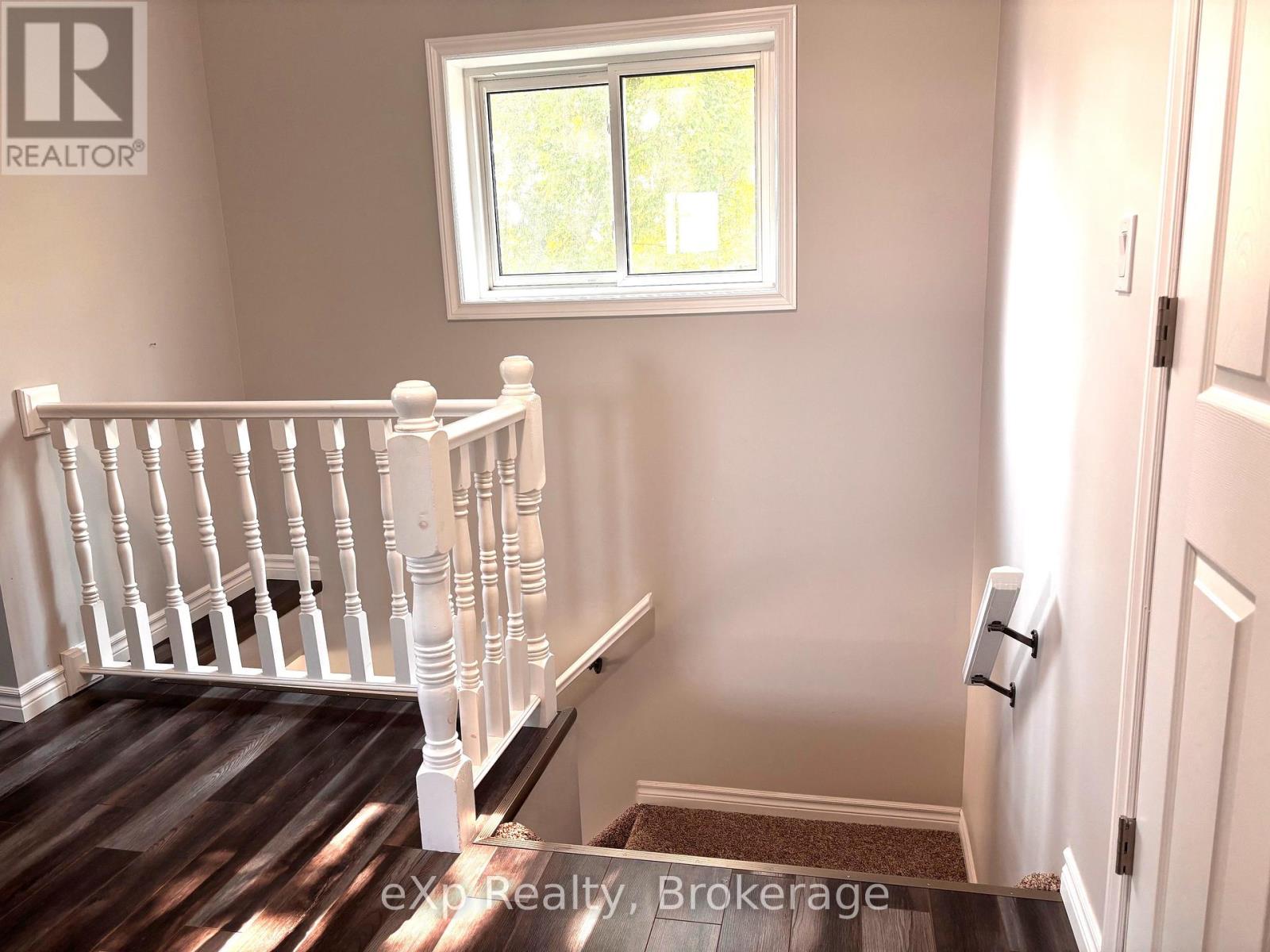 Photo 28 of 254 16th Street, Hanover ON