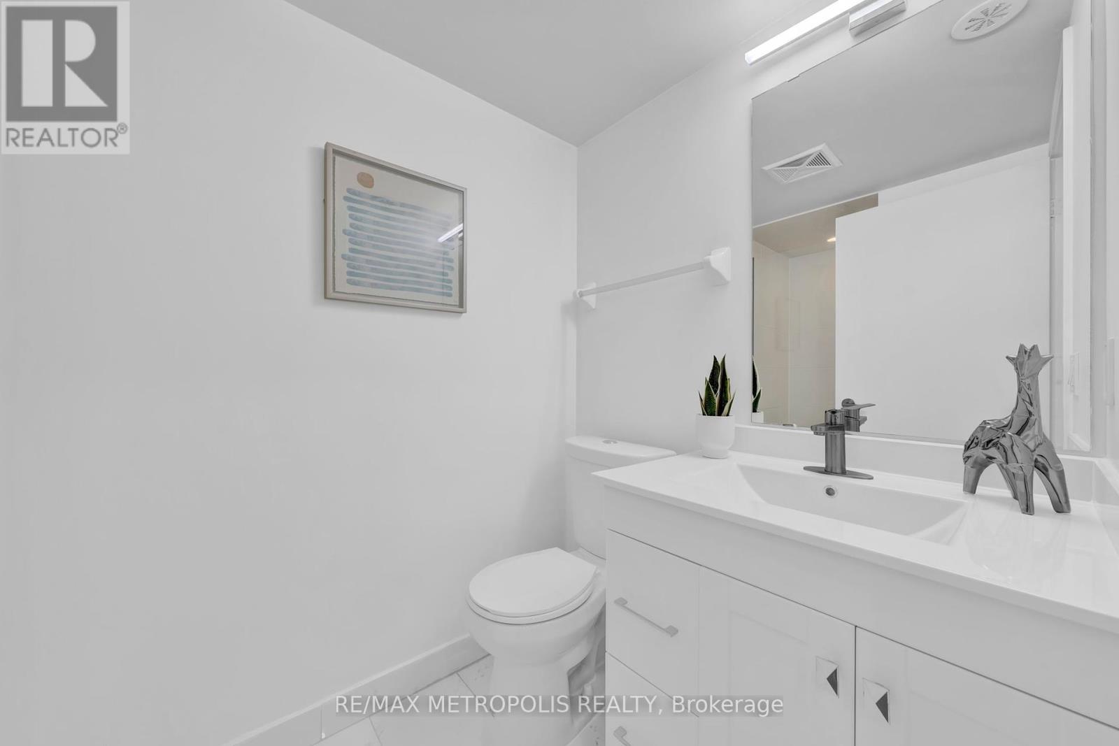 Photo 37 of Th 55 295 Village Green Square, Toronto ON