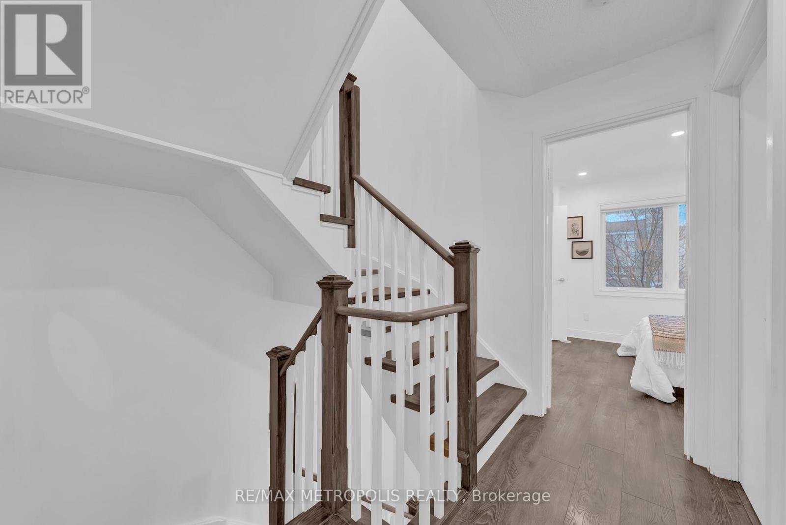 Photo 7 of Th 55 295 Village Green Square, Toronto ON