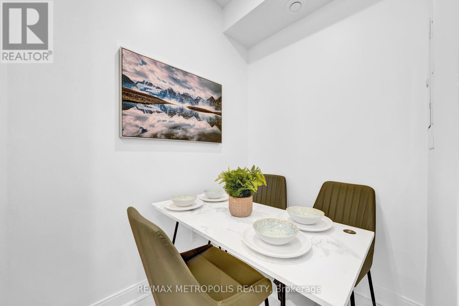 Photo 30 of Th 55 295 Village Green Square, Toronto ON