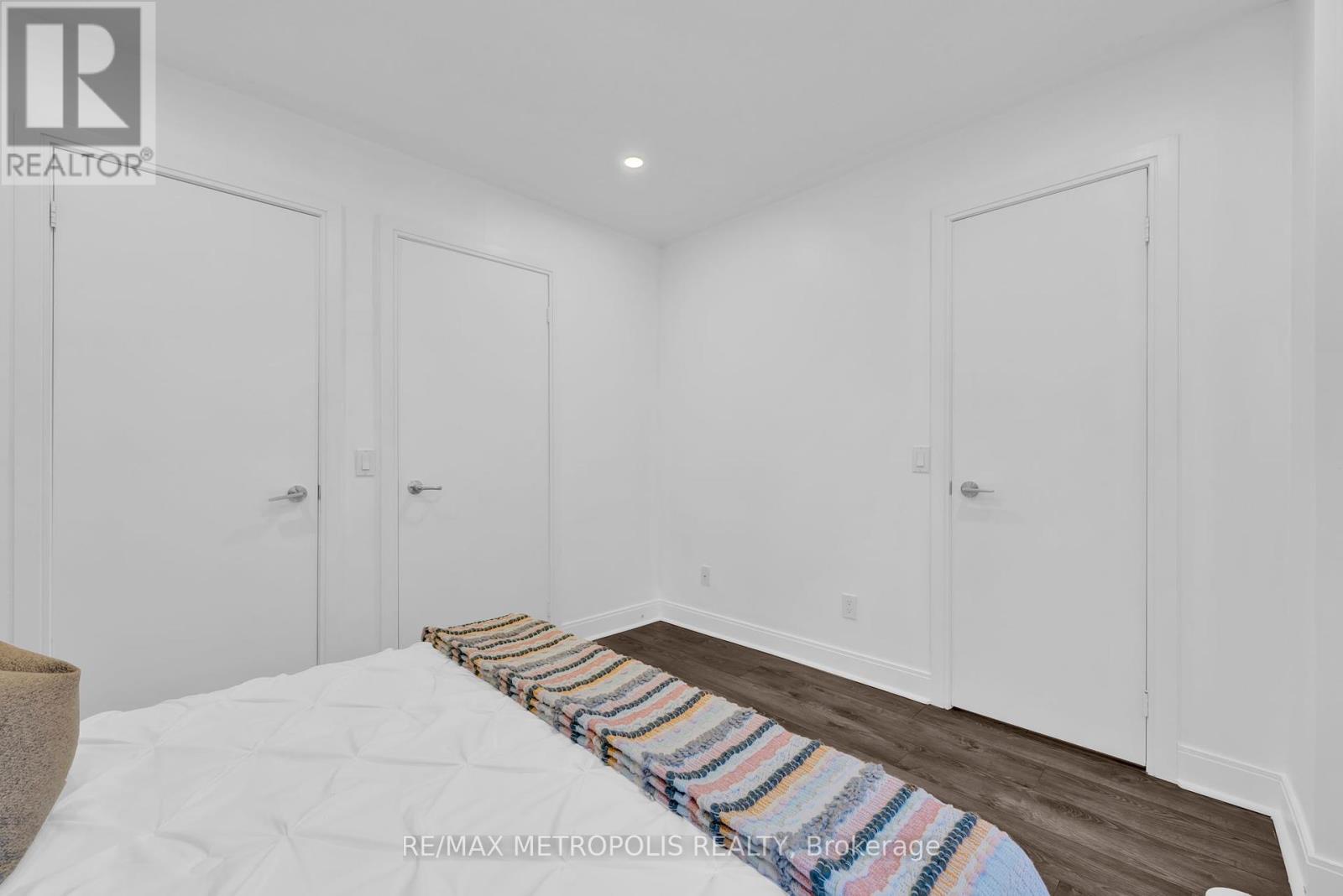 Photo 28 of Th 55 295 Village Green Square, Toronto ON