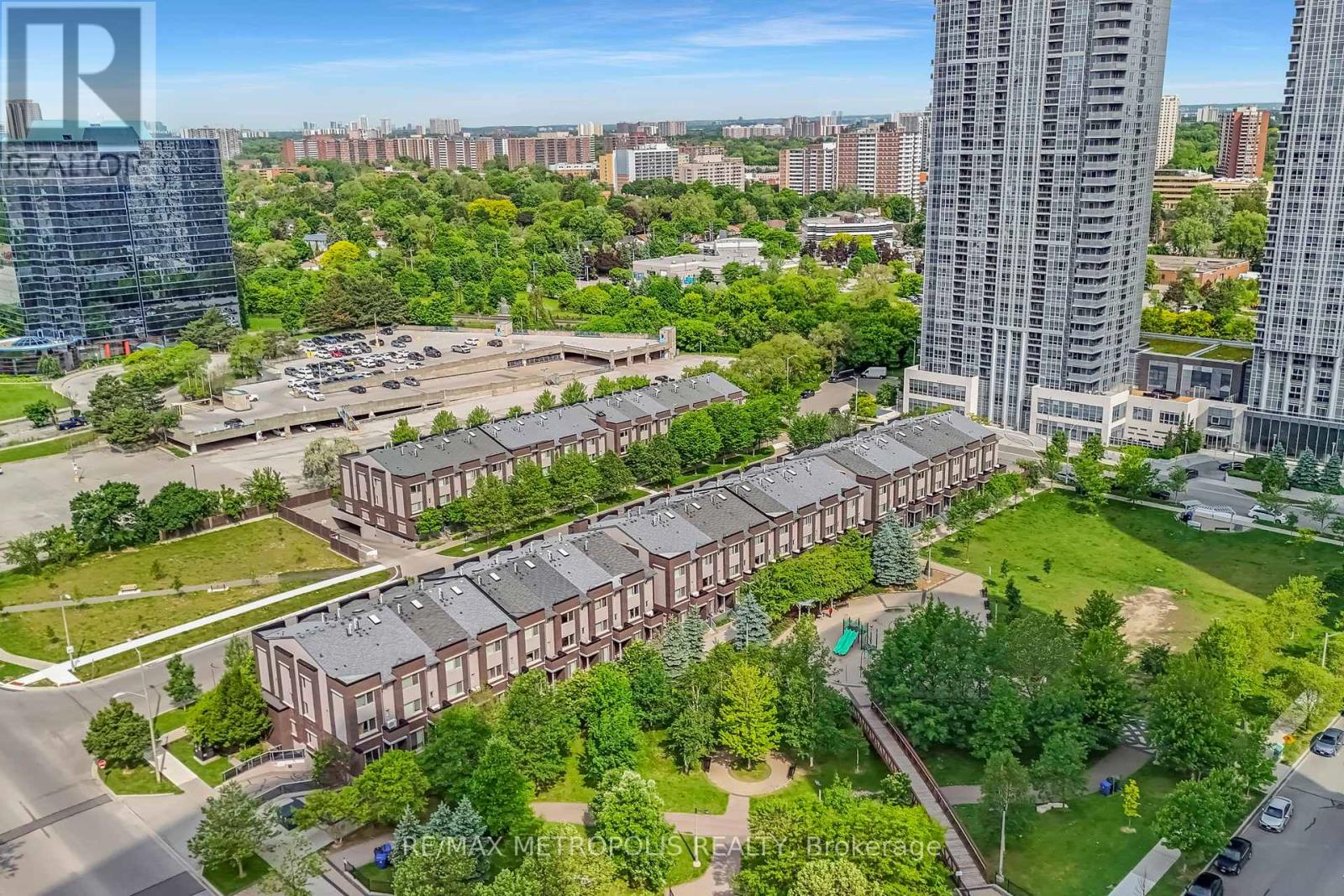 Photo 19 of Th 55 295 Village Green Square, Toronto ON